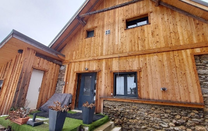 Maison OZ (38114)  140 m2 492 000 € 