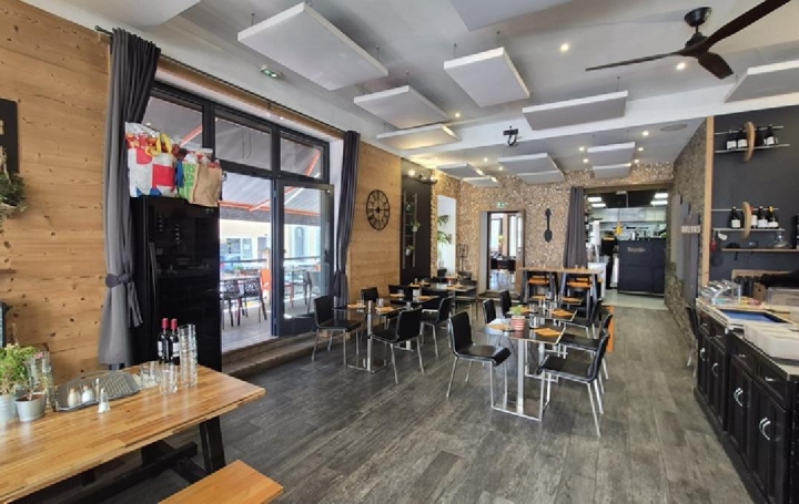 Local commercial LE BOURG-D'OISANS (38520)  128 m2 390 000 € 