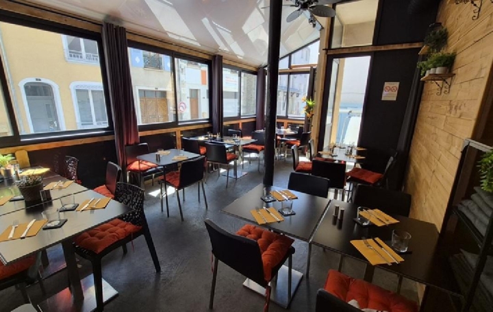 Local commercial LE BOURG-D'OISANS (38520)  128 m2 390 000 € 