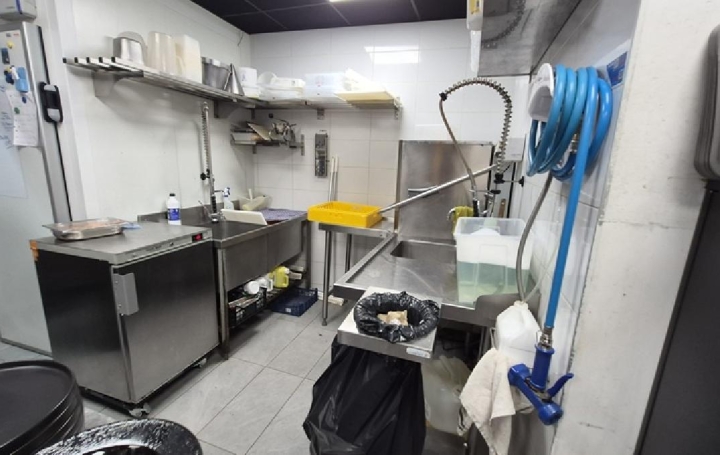 Local commercial LE BOURG-D'OISANS (38520)  128 m2 390 000 € 