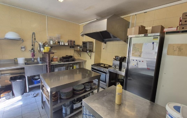 Local commercial ALLEMOND (38114)  69 m2 155 000 € 