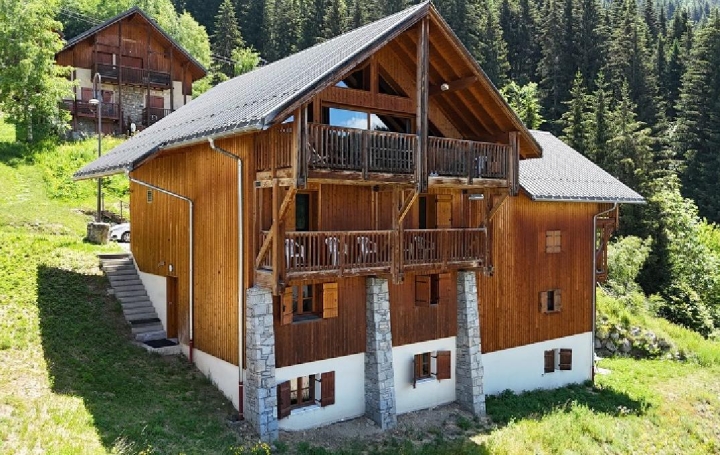Maison 17 pièces 436 m² · à Oz · 436 m² · 2 100 000 €