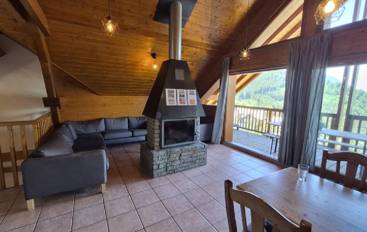 Maison OZ (38114)  436 m2 2 100 000 € 