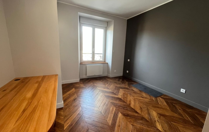 3 Pièces MASSIAC (15500)  78 m2 177 000 € 