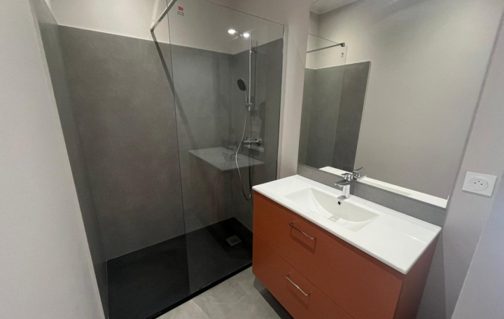 3 Pièces MASSIAC (15500)  78 m2 177 000 € 