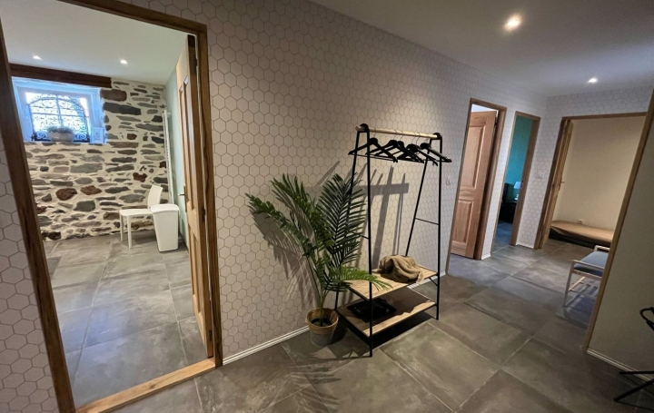 Maison LAURIE (15500)  173 m2 219 500 € 