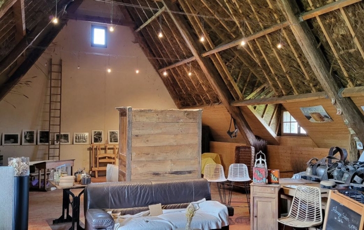 Maison VALETTE (15400)  290 m2 140 400 € 