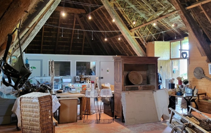 Maison VALETTE (15400)  290 m2 140 400 € 