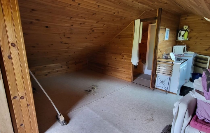 Maison VALETTE (15400)  290 m2 140 400 € 