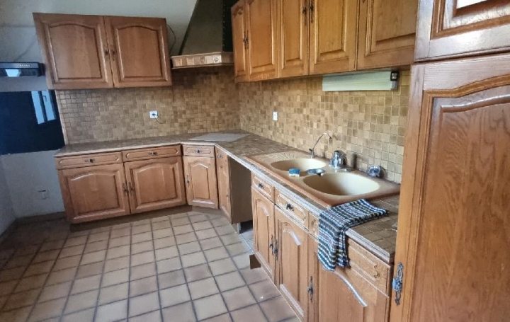 Maison PONT-SUR-YONNE (89140)  80 m2 810 € 