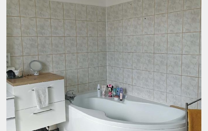 Maison SAINT-SEROTIN (89140)  95 m2 805 € 