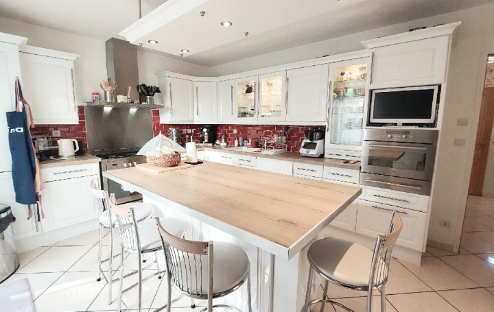 Maison SENS (89100)  160 m2 384 000 € 