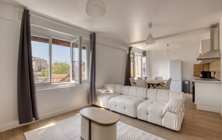 Réseau Immo-diffusion : Studio  SAINT-OUEN  11 m2 900 € 