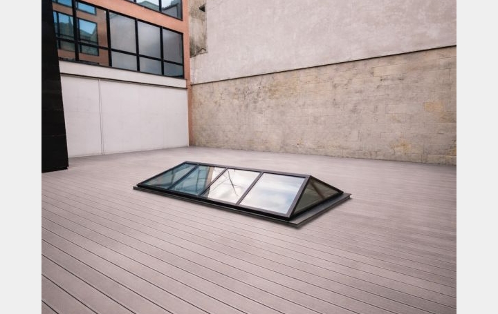 Local d'activité SAINT-DENIS (93200)  425 m2 4 250 € 