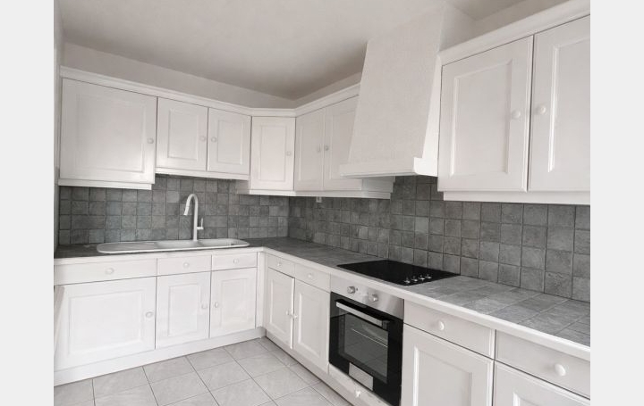 3 Pièces LIMEIL-BREVANNES (94450)  81 m2 1 300 € 