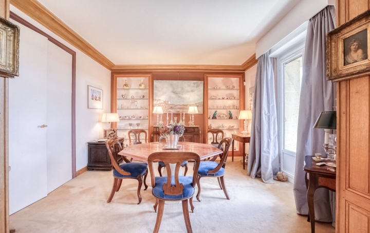 6 Pièces VILLE-D'AVRAY (92410)  188 m2 5 060 € 