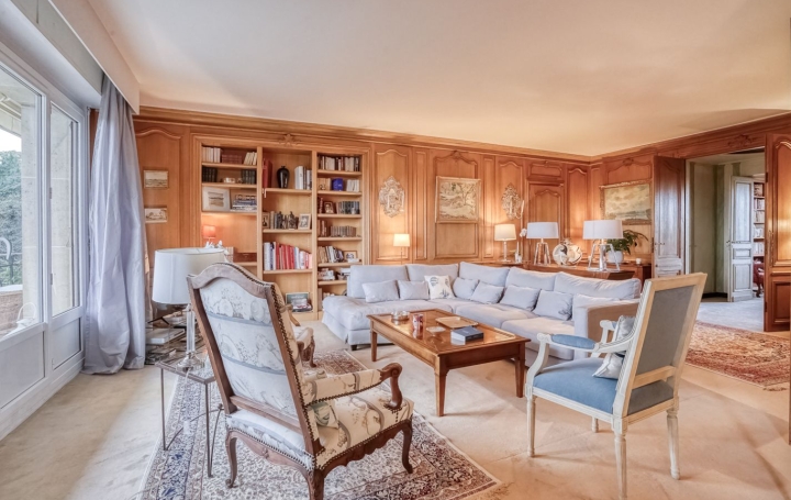 6 Pièces VILLE-D'AVRAY (92410)  188 m2 5 060 € 