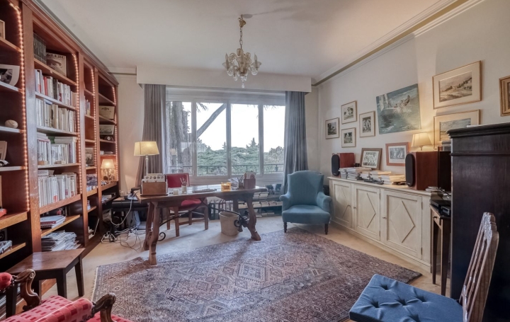 6 Pièces VILLE-D'AVRAY (92410)  188 m2 5 060 € 