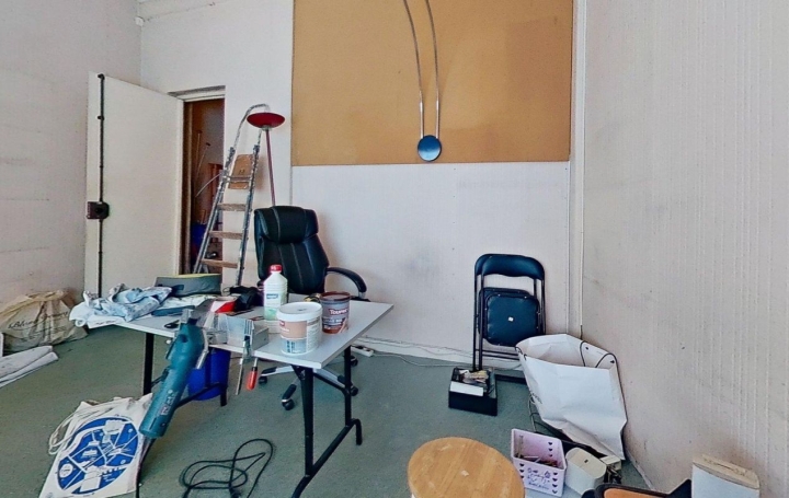 Local commercial PARIS (75015)  81 m2 600 000 € 