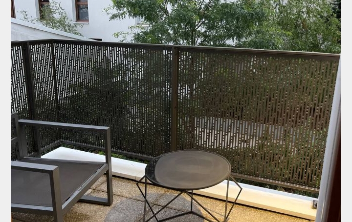 4 Pièces MONTREUIL (93100)  77 m2 590 000 € 