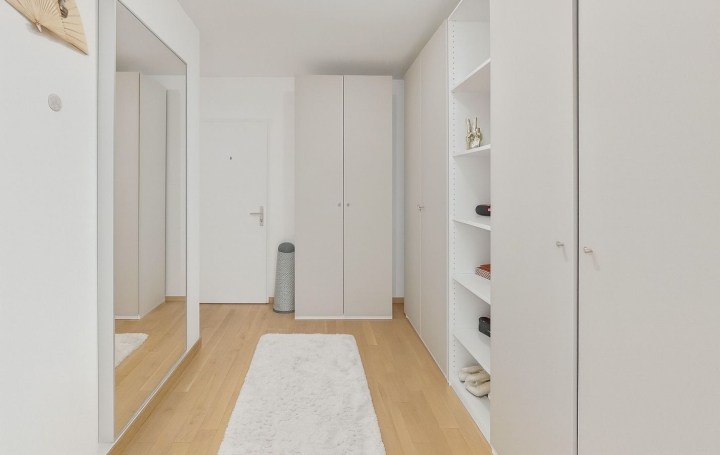 4 Pièces MONTREUIL (93100)  77 m2 590 000 € 