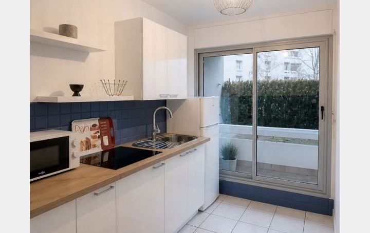 2 Pièces ROSNY-SOUS-BOIS (93110)  53 m2 200 000 € 
