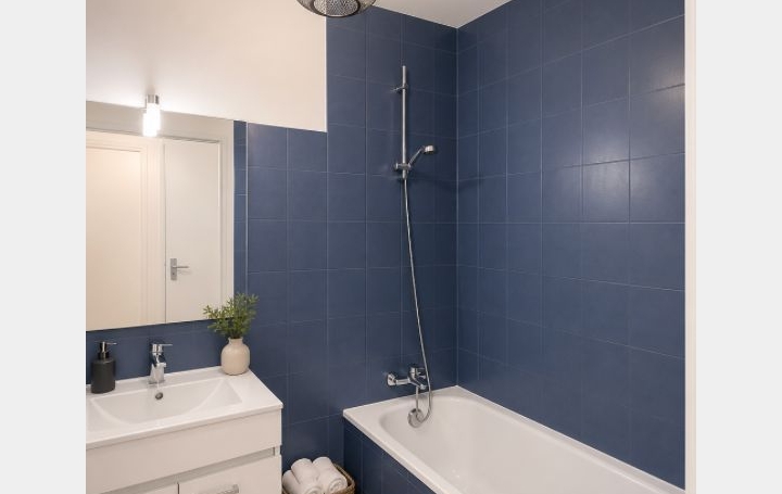 2 Pièces ROSNY-SOUS-BOIS (93110)  53 m2 200 000 € 