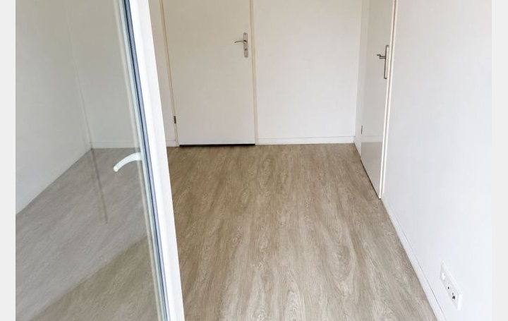 2 Pièces FLEURY-MEROGIS (91700)  39 m2 110 000 € 