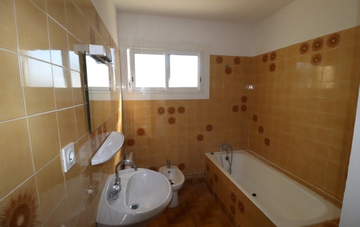 3 Pièces PERPIGNAN (66000)  62 m2 60 000 € 