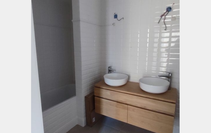 3 Pièces PARIS (75019)  52 m2 502 600 € 