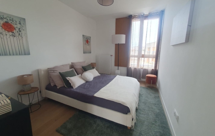 3 Pièces AUBERVILLIERS (93300)  65 m2 330 000 € 