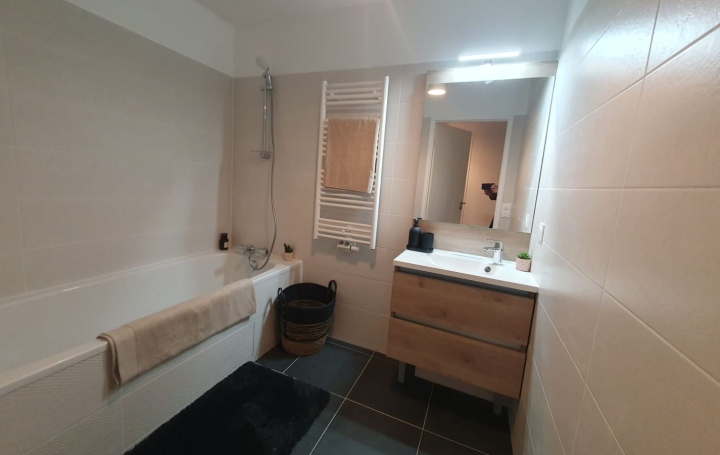 5 Pièces MONTREUIL (93100)  116 m2 556 000 € 