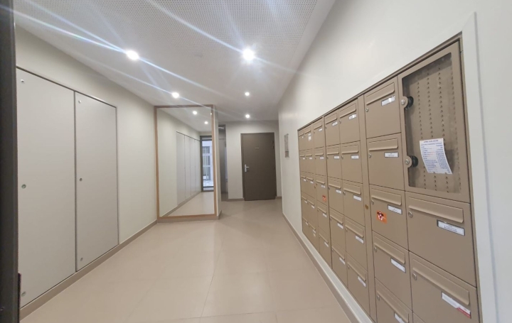 4 Pièces BONDY (93140)  93 m2 345 000 € 