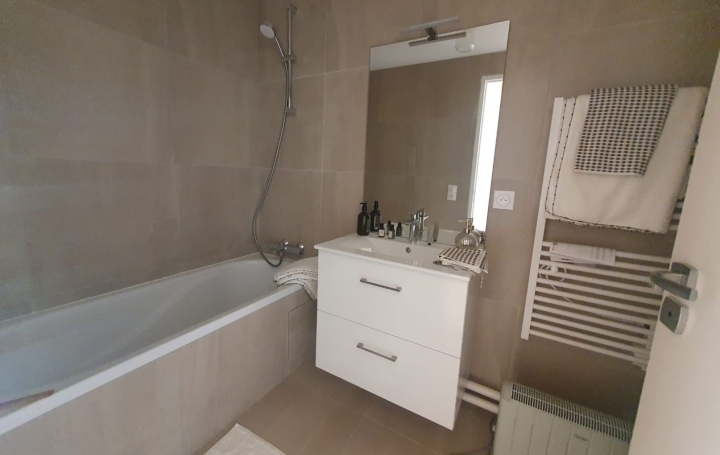 4 Pièces L'HAY-LES-ROSES (94240)  85 m2 358 000 € 