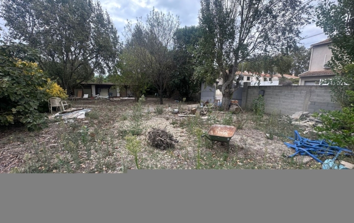 Terrain NIMES (30000)   130 000 € 