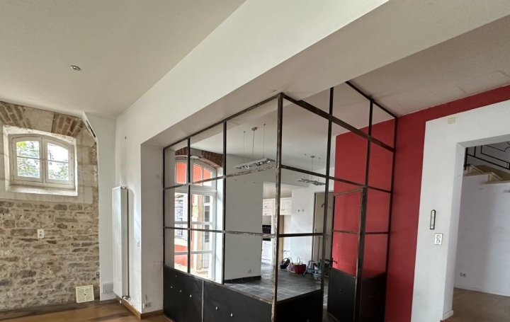 Maison de ville NIMES (30000)  220 m2 520 000 € 