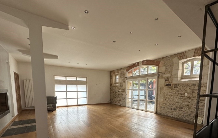 Maison de ville NIMES (30000)  220 m2 520 000 € 