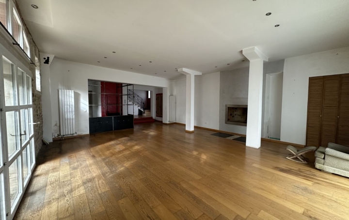 Maison de ville NIMES (30000)  220 m2 520 000 € 