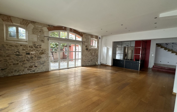 Maison de ville NIMES (30000)  220 m2 520 000 € 