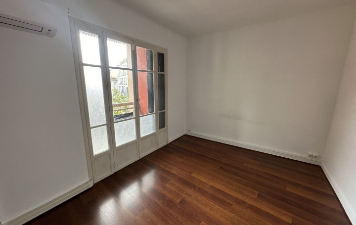 Maison de ville NIMES (30000)  220 m2 520 000 € 