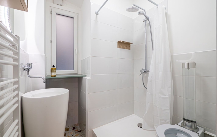 Studio NIMES (30000)  70 m2 169 000 € 