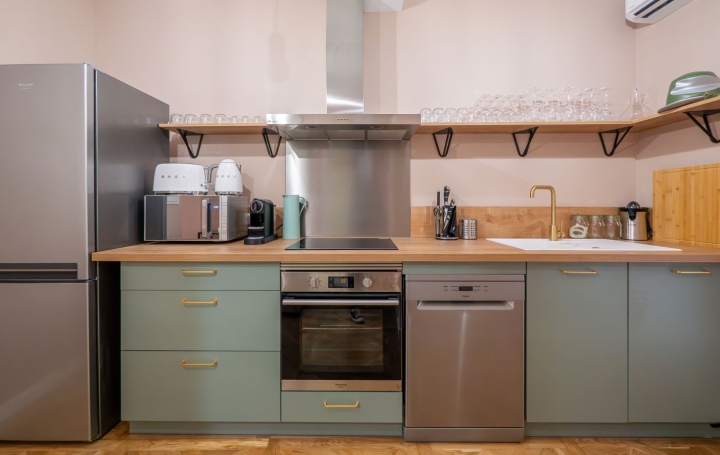 Studio NIMES (30000)  70 m2 169 000 € 