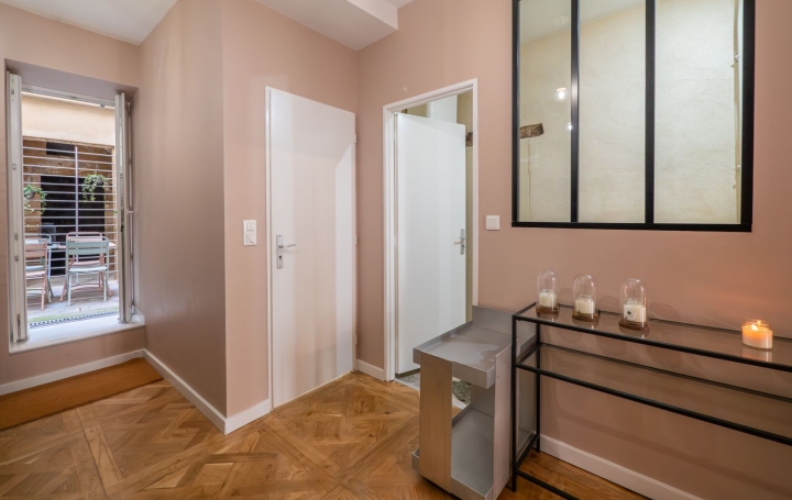 Studio NIMES (30000)  70 m2 169 000 € 