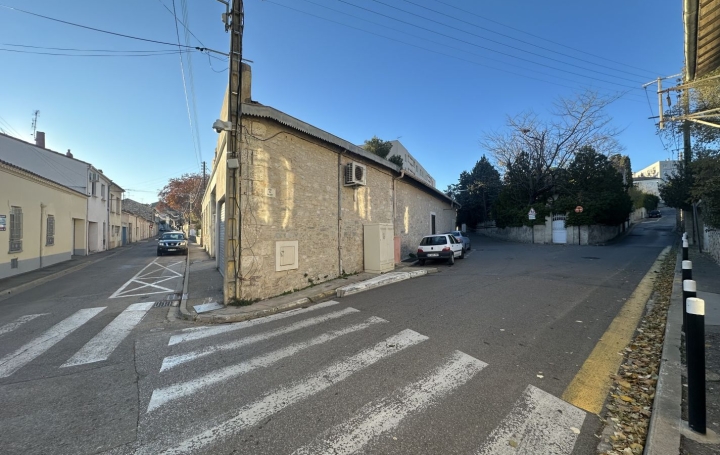 Local commercial NIMES (30000)  562 m2 472 500 € 