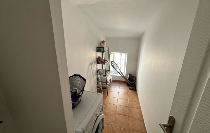 Immeuble NIMES (30000)  104 m2 190 000 € 