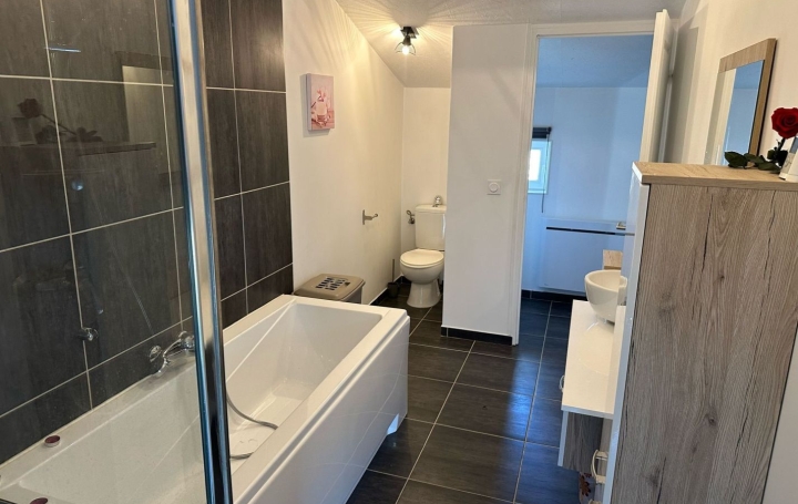 Immeuble NIMES (30000)  104 m2 190 000 € 