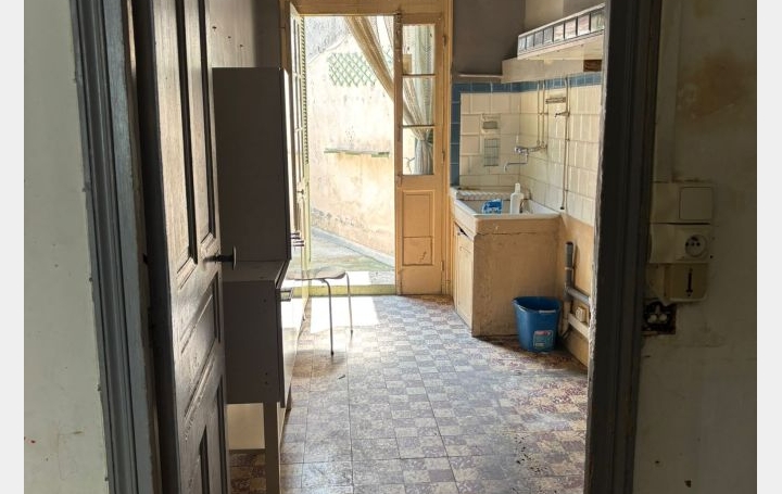 4 Pièces NIMES (30000)  78 m2 145 000 € 