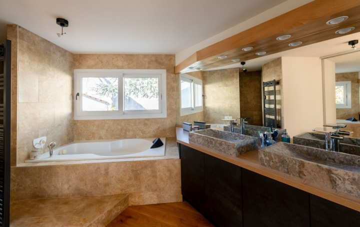 Villa SAINT-CHRISTOL-LES-ALES (30380)  350 m2 1 570 000 € 