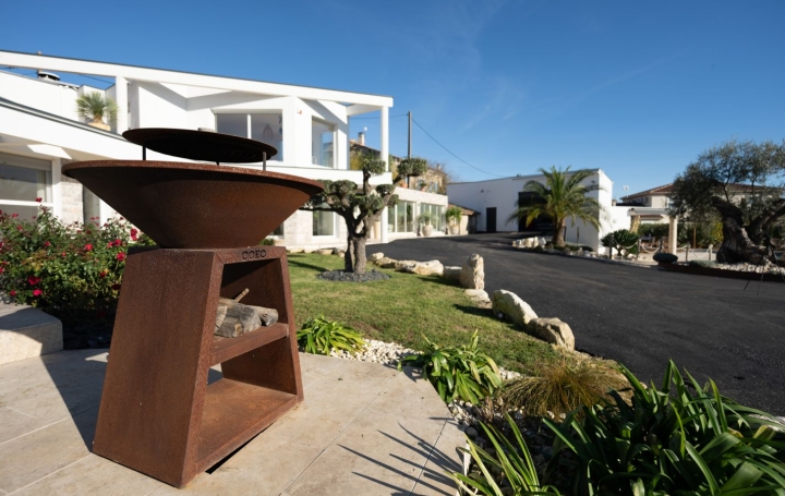 Villa SAINT-CHRISTOL-LES-ALES (30380)  350 m2 1 570 000 € 