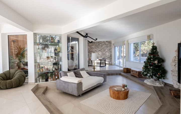 Villa SAINT-CHRISTOL-LES-ALES (30380)  350 m2 1 570 000 € 